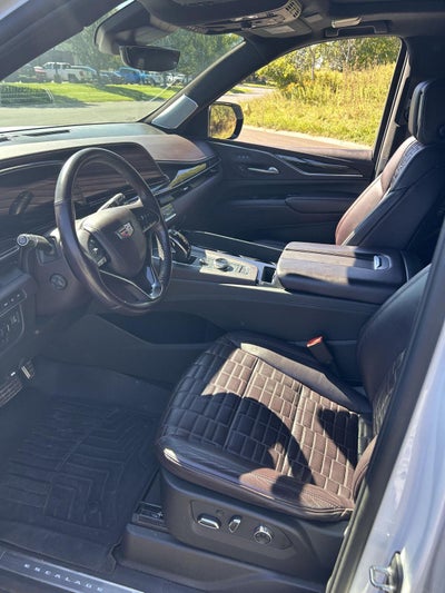 2023 Cadillac Escalade ESV 4WD Sport Platinum