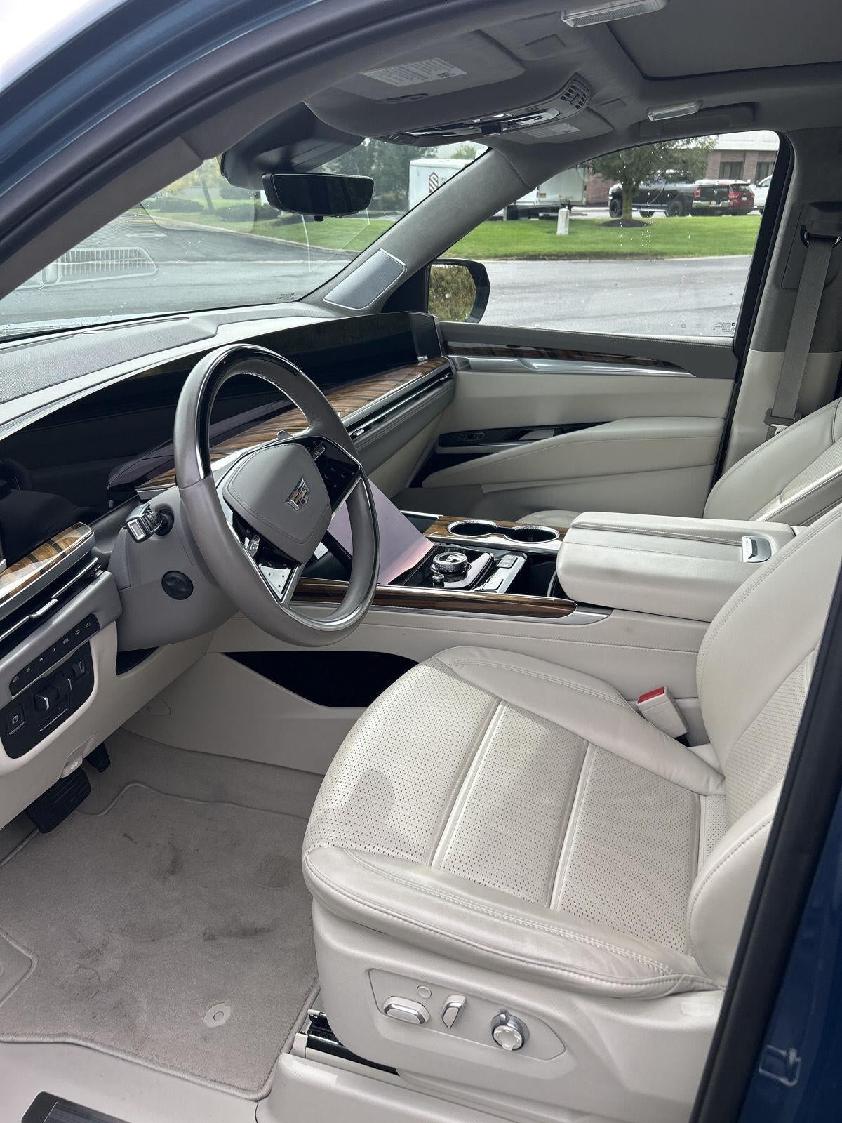 2025 Cadillac Escalade Premium Luxury Platinum