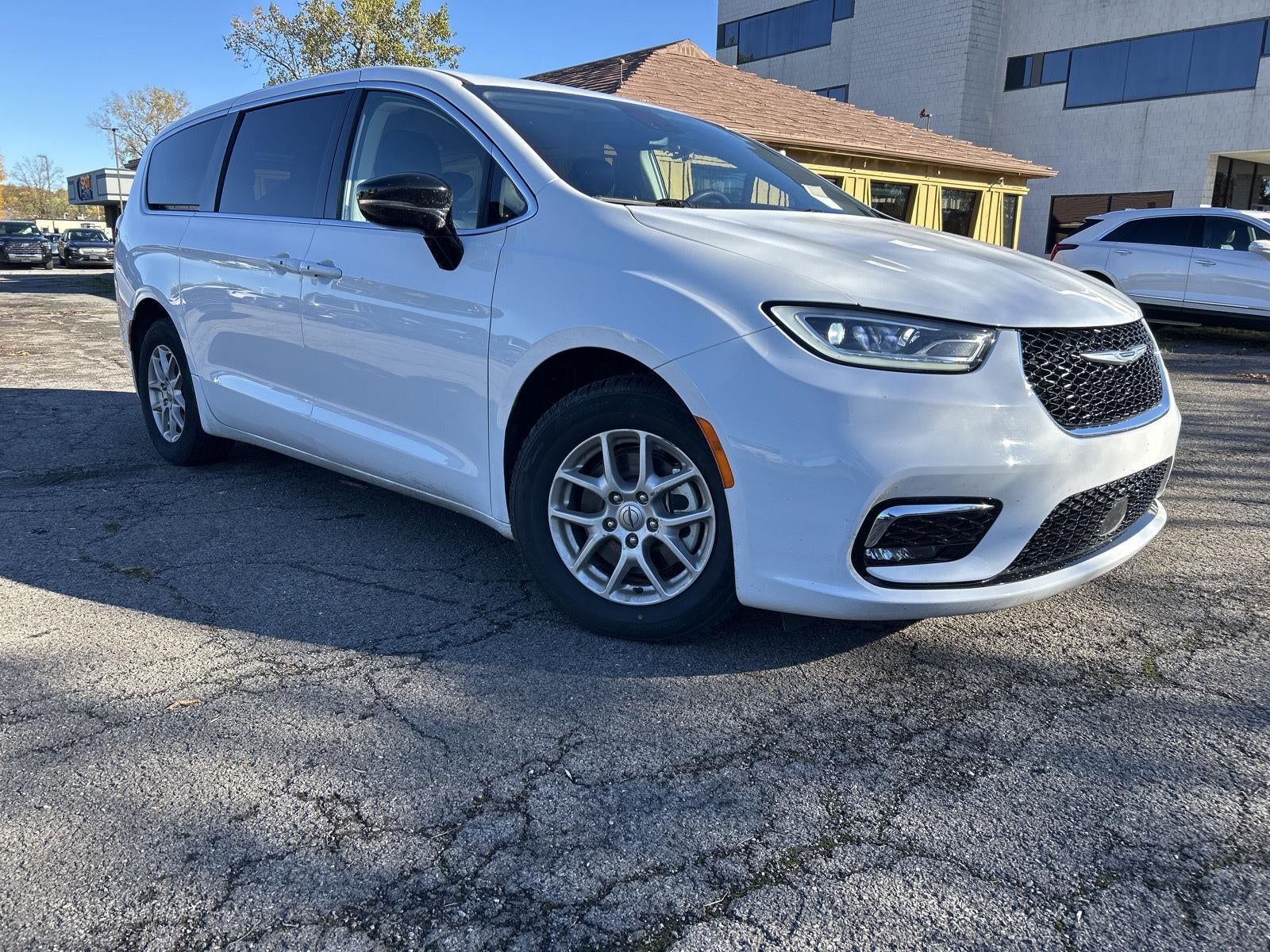 2024 Chrysler Pacifica